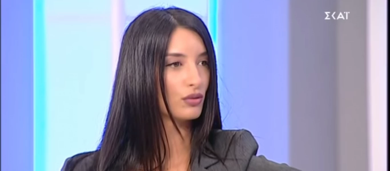 Αφροδίτη Μπάρμπα: Με μικροσκοπικό μπικίνι σε παραλία στο Πόρτο Χέλι (φωτο)